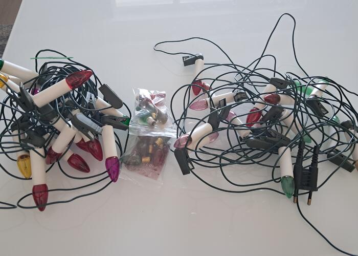 Grajewo ogłoszenia: Oddam lampki choinkowe, 2 komplety, z zapasem żarówek za kawę.