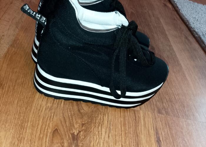 Grajewo ogłoszenia: Sprzedam fajne nowe buty ani razu nienoszone, po prostu numer za...